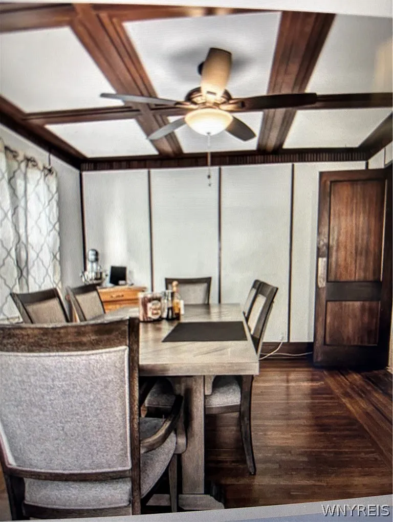 3 bed, 1.0 bath, 1100 sqft, $1,750 — Photo 2