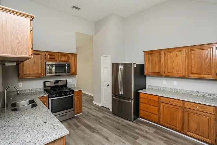 819 Crooked Creek Ln — Photo 6