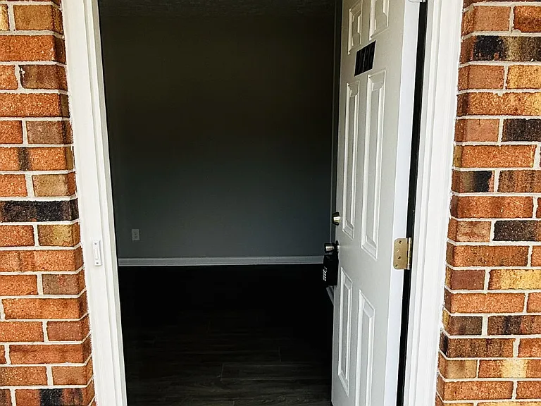 4736 Rosehill Rd — Photo 2