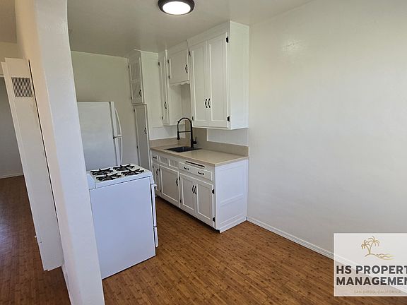 5th image of 500 Flower St #500