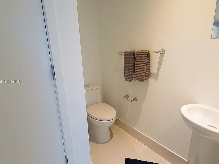 501 NE 31st St #1002 — Photo 14
