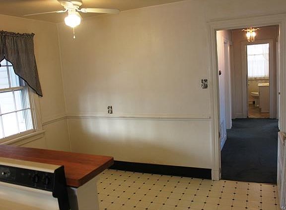 3rd image of 5516 Willis Ln