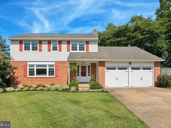 10 Bemis Rd, Newark, DE 19711