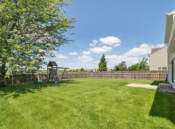 5th image of 9721 Longfield Dr