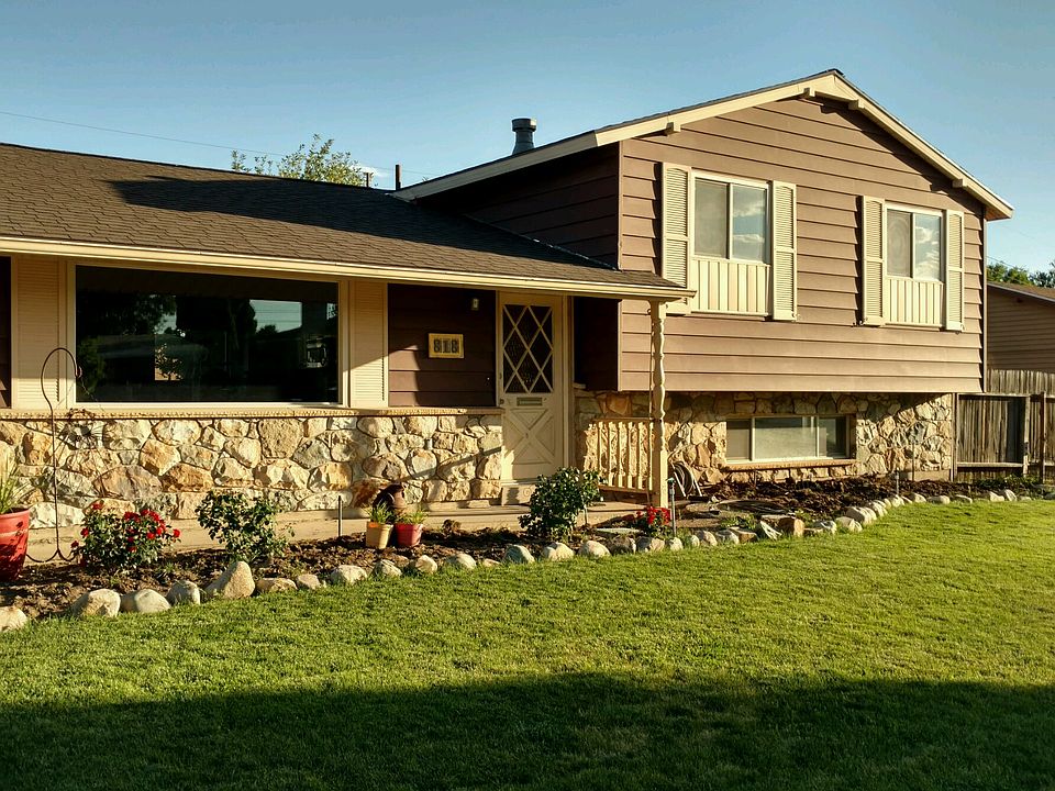 1st image of 818 E Willowood Ave