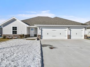 1949 S Shayla Ave, Springfield, MO 65802