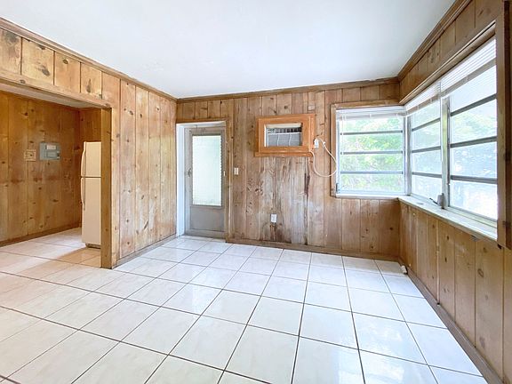5th image of 628 N M St #4