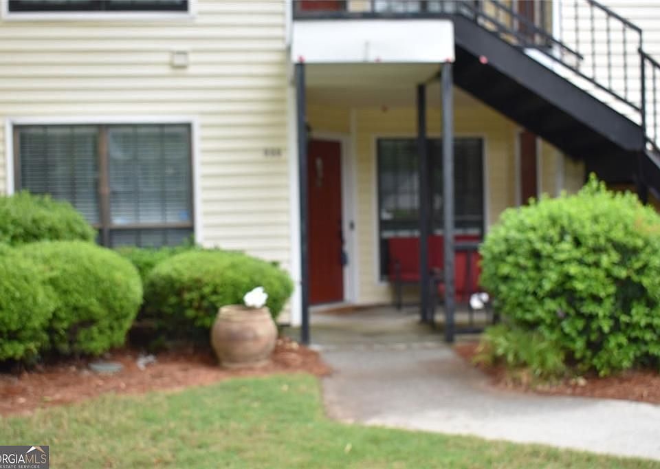 1st image of 555 Windchase Ln