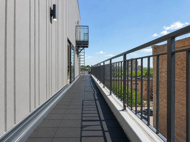 717 Dekalb Ave #5B — Photo 3