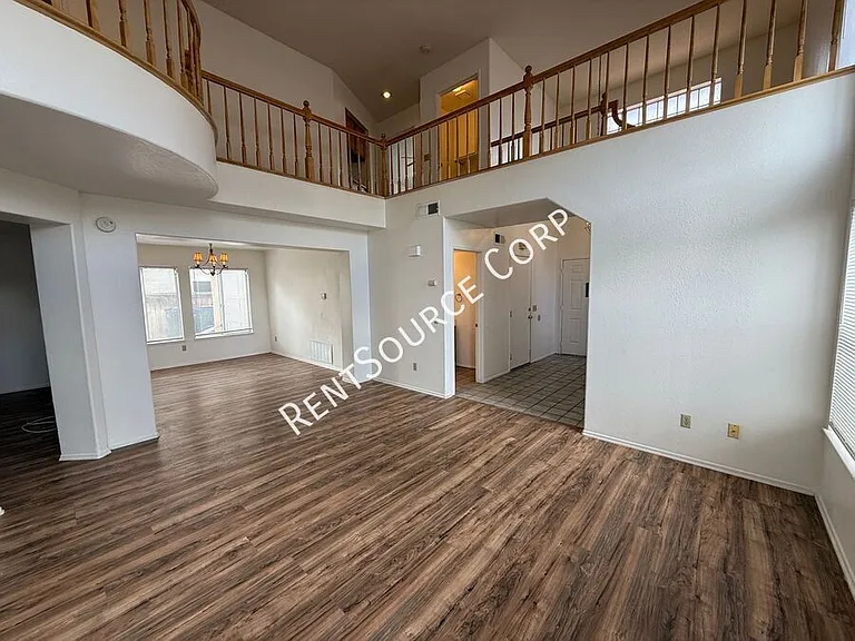 42456 Coronet Ct — Photo 4