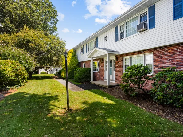 24 College Street, Clinton, CT 06413