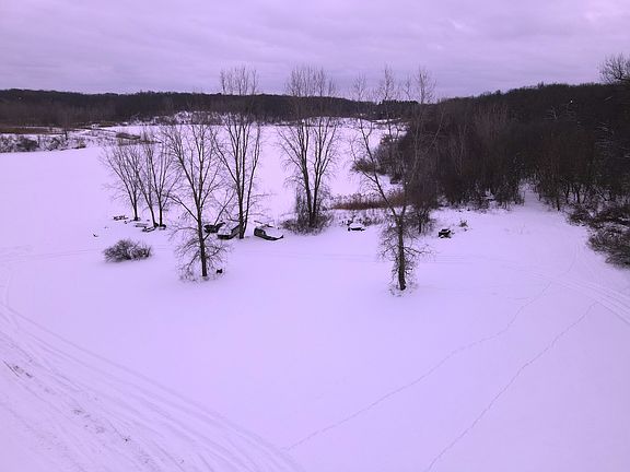 2nd image of E Howe Rd