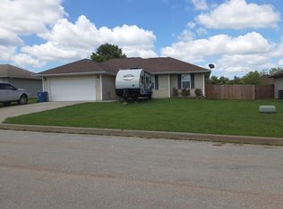 279 Maplewood Dr, Highlandville, MO 65669