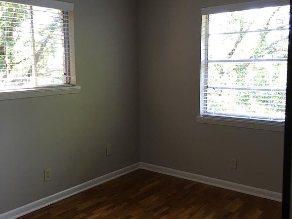Apt V Bedroom 2