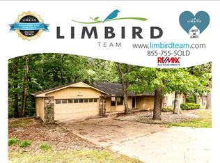 9221 Grimes Dr, Rogers, AR 72756