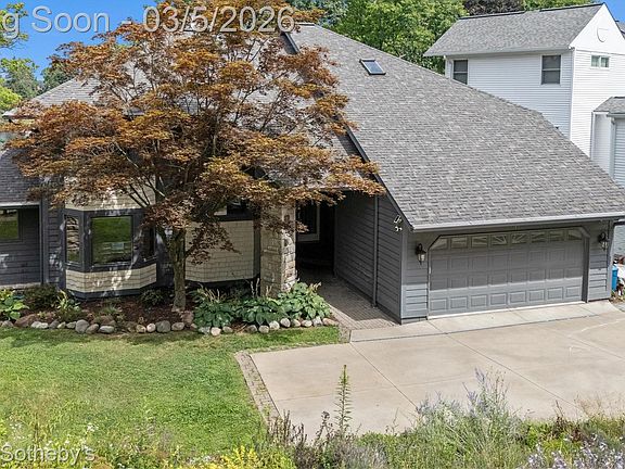 3rd image of 1745 Ridge Rd