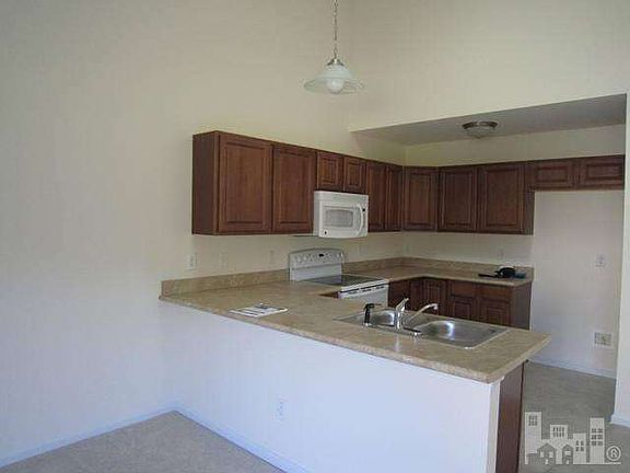 5th image of 136 Lincoln Place Cir