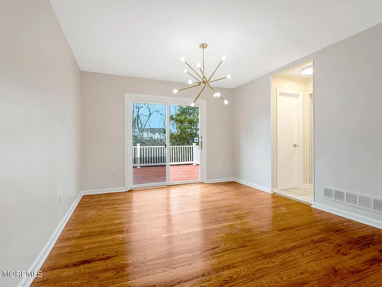 429 Lake Ave — Photo 18