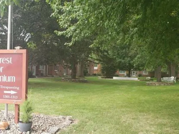 1309 9th St APT B, Moline, IL 61265