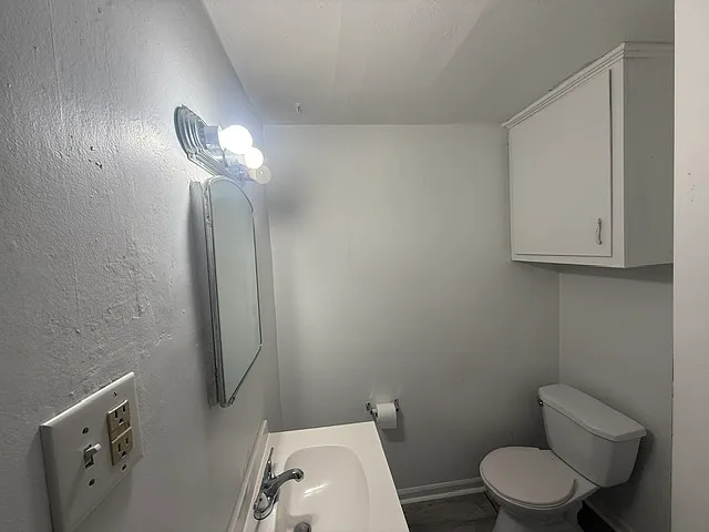 111 W Wilson Ave — Photo 6