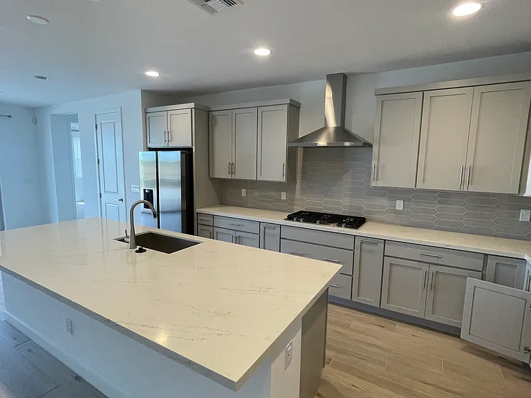 7938 W Griswold Rd — Photo 15