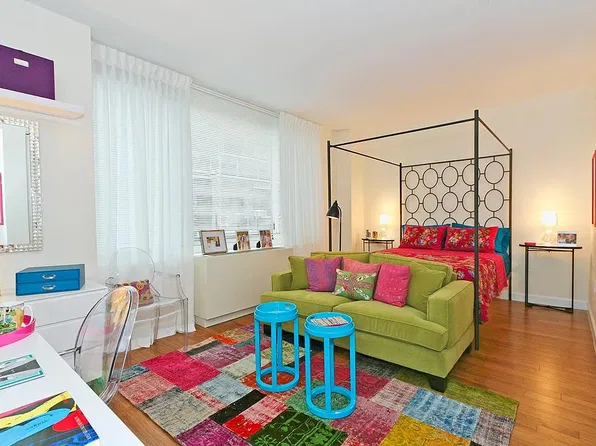 330 W 39th St, New York, NY