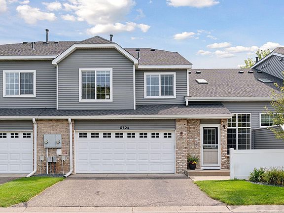 2nd image of 8724 Hastings Cir NE