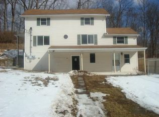 129 Firehouse Rd, Mill Hall, PA 17751