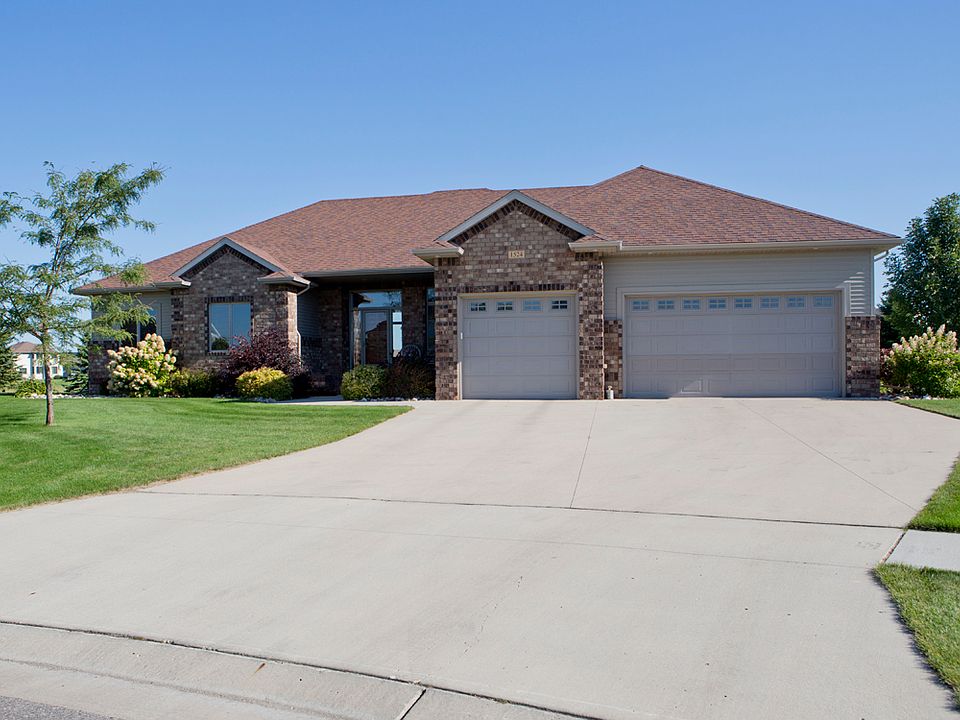 1st image of 1524 Johnson Dr