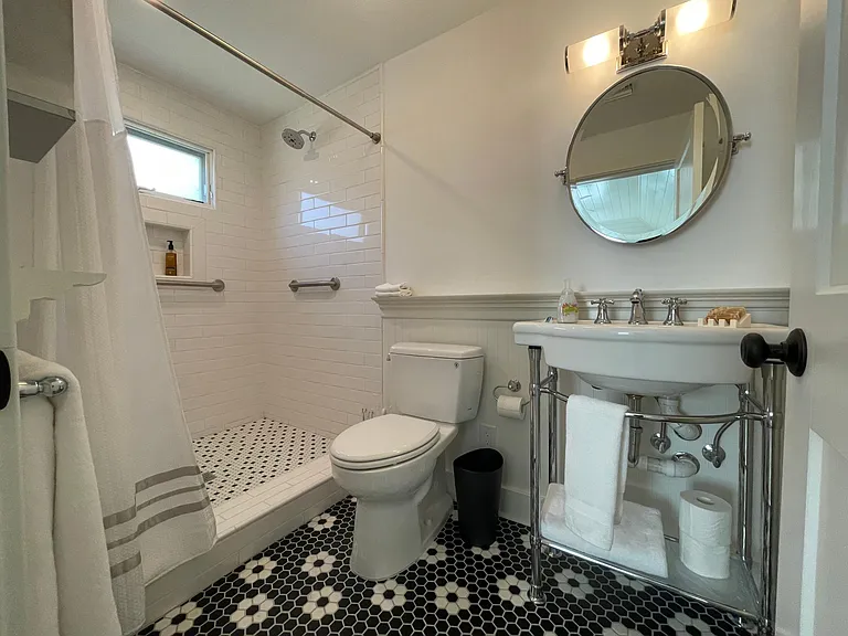 46 Howell Ave — Photo 11