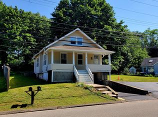 8 Kenyon Rd, Waterford, CT 06385