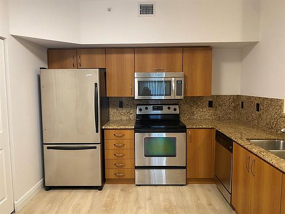 2nd image of 250 NE 3rd Ave #1504