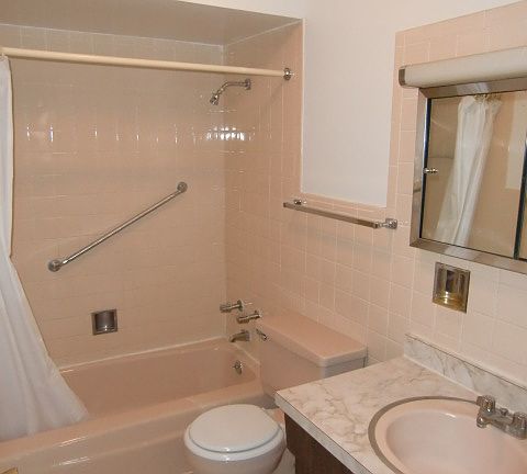 5th image of 7200 N Claremont Ave APT 204