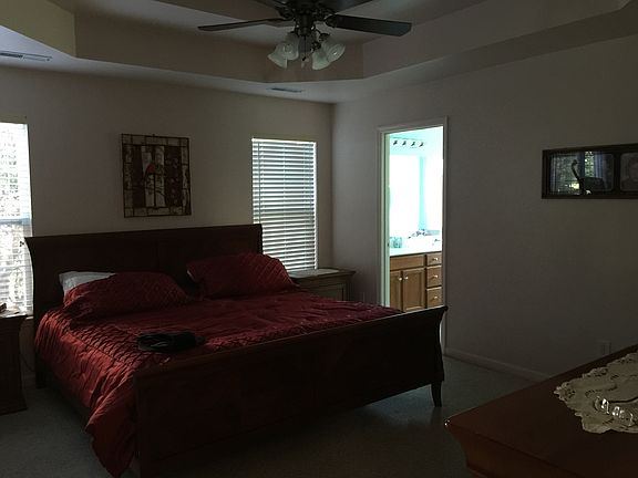 XL master w trey ceiling