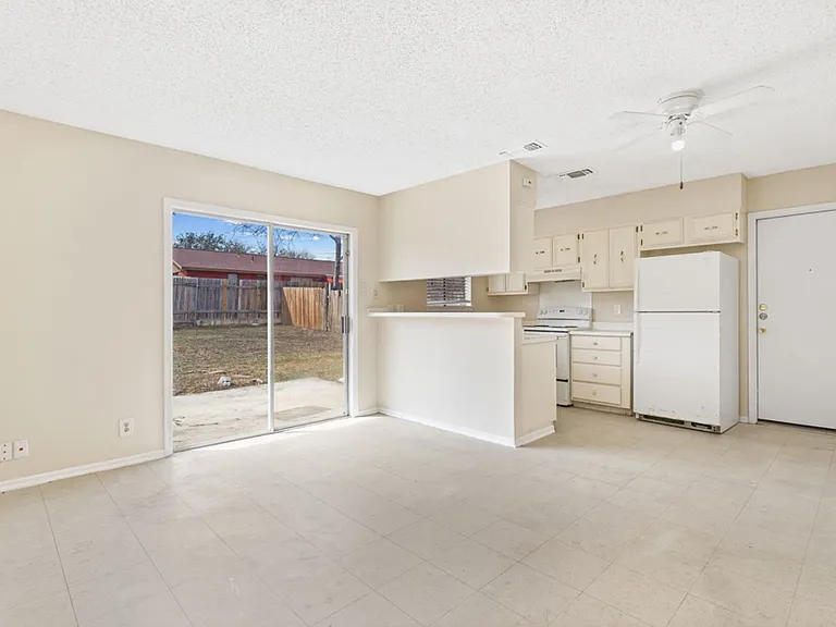 4718 Casa Oro St — Photo 5