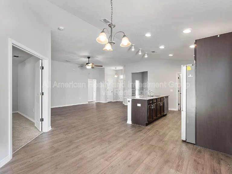 2432 Frontera St — Photo 12