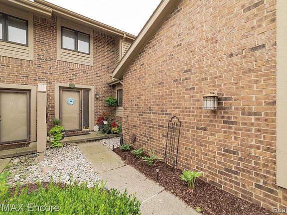 3rd image of 6860 Northcrest Way E