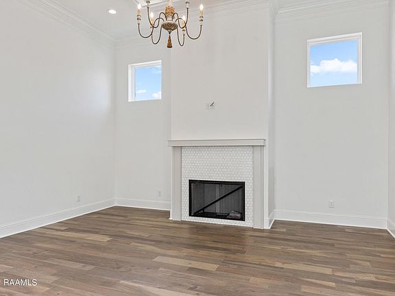 4th image of 503 Amber Pond Ln