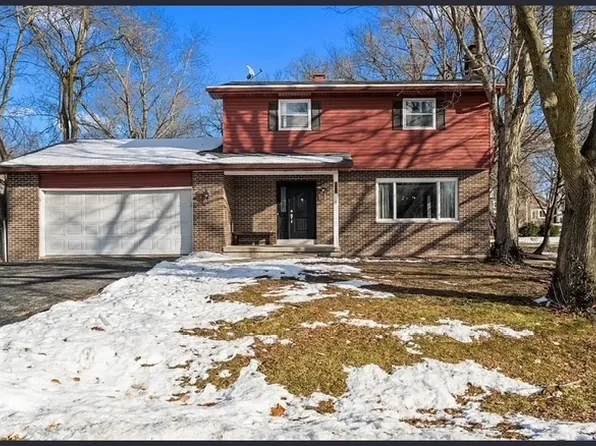 250 N View St, Hinckley, IL 60520