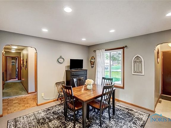 5th image of 3009 Saint Andrews Dr