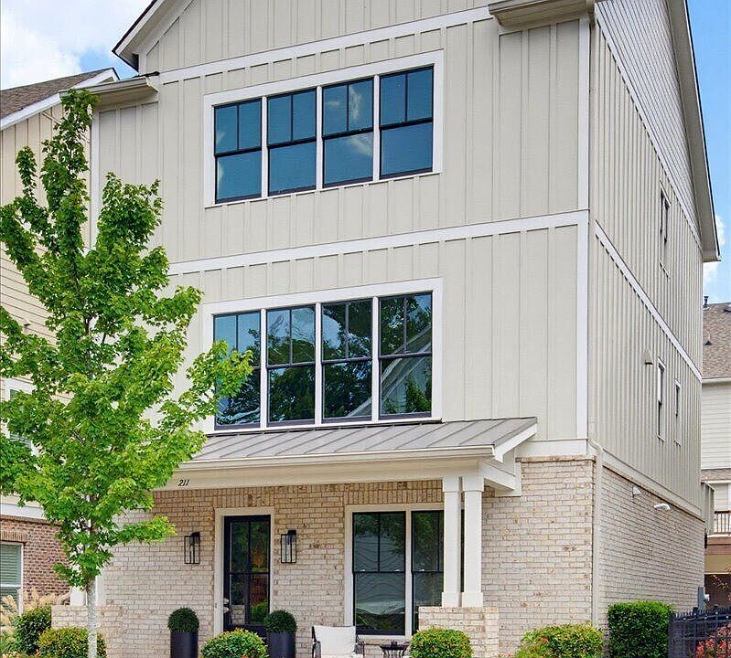 1st image of 211 Highland Park Point