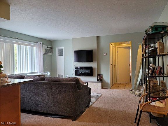 2nd image of 1675 Woodward Ave APT 5