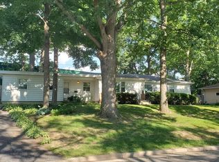 6002 Queens Way, Monona, WI 53716