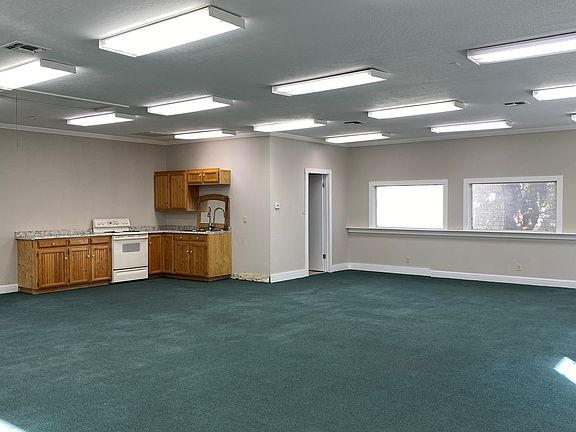 5th image of 1406 N Llano St