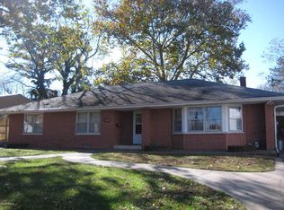104 N Almond St, Carbondale, IL 62901