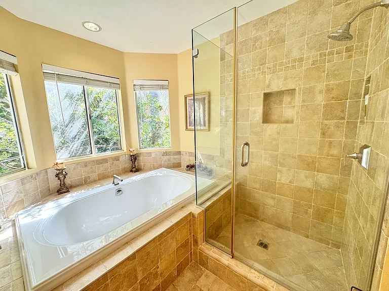 1812 Fox Springs Cir — Photo 19