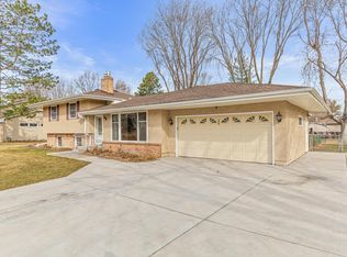 999 Cannon Ave, Shoreview, MN 55126