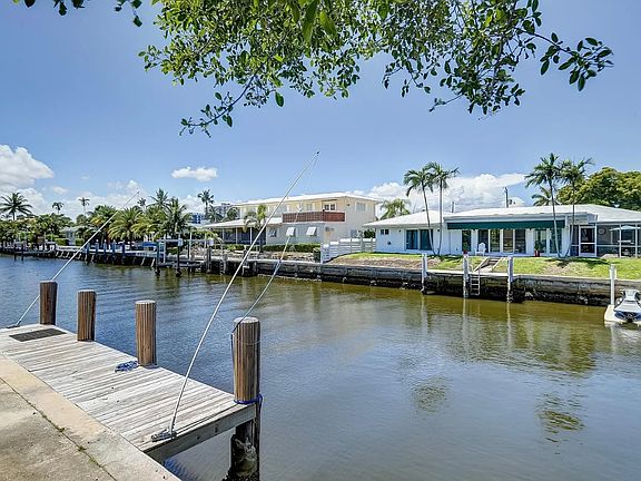 4th image of 2041 Coral Reef Dr