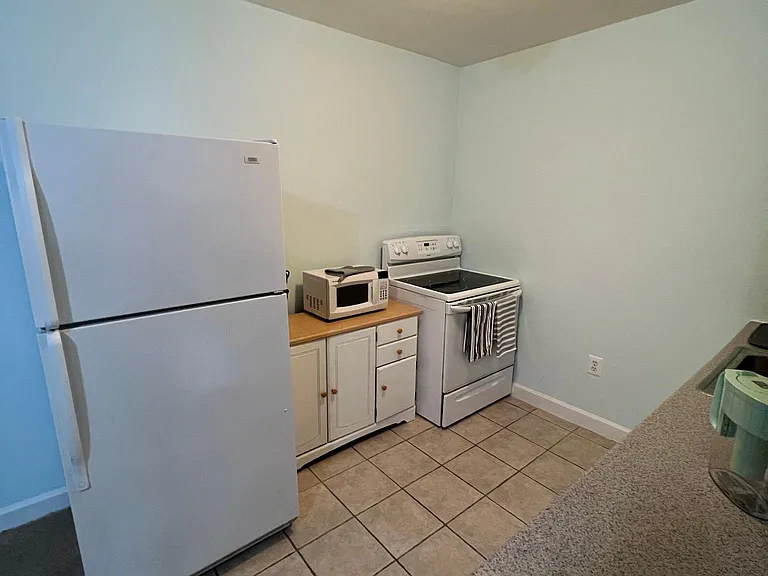 7808 Thornfield Ct — Photo 6