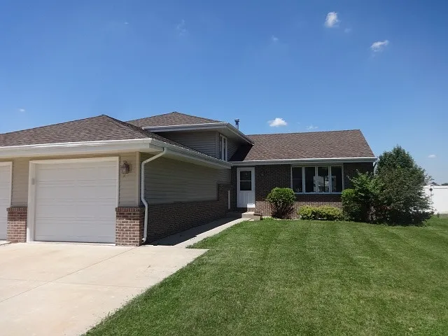 832 Covey Ln photo 1